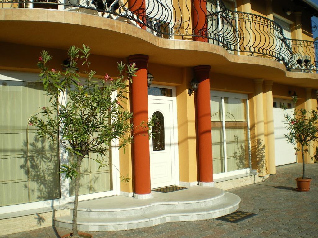 Mediterrán Panzió Bed and Breakfast Harkány Esterno foto
